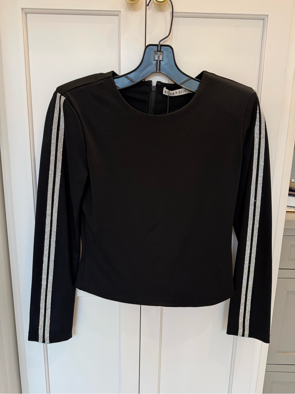 Alice + Olivia Black Crystal Stripe Sleeve Cropped Long Sleeve Top NWT Sz 2